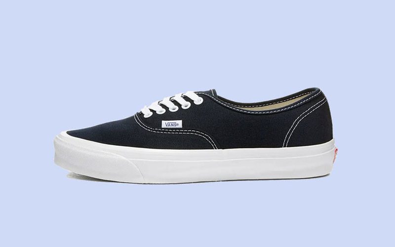 Vans Authentic Trainers in Classic Navy - Vans Shoes 101 & Vans Sizing Guide | SEIKK Magazine